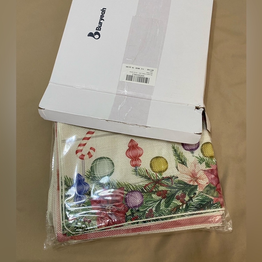 💥 Clearance- NWT Christmas pillow cases set of 6 - Picture 8 of 8